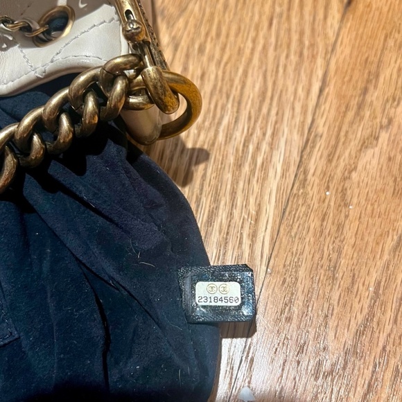 DRAWSTRING OFF-WHITE CHANEL BAG - 2020 Collection - Picture 5 of 7